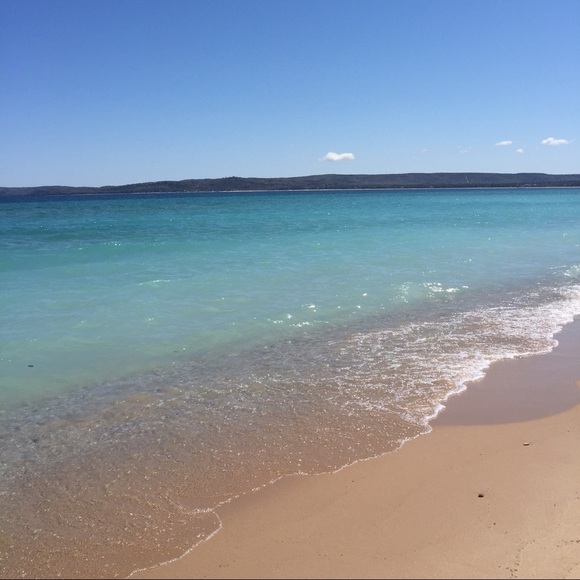 Profile Picture of Anna Swift (@elizabethswift) on Poshmark