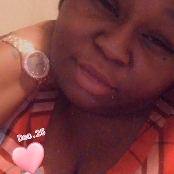 Profile Picture of Shanice Shanice (@shaniceshanice) on Poshmark