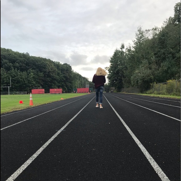 Profile Picture of Ayva Bezanson (@abezanson) on Poshmark