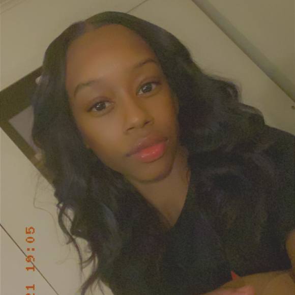 Profile Picture of Seanda Nicole (@seandanicole) on Poshmark