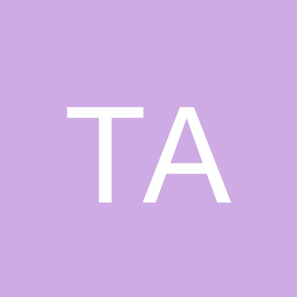 Profile Picture of Ty-tiana Andrews (@tati478) on Poshmark