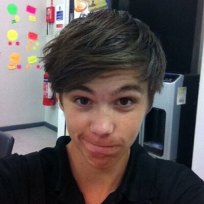 Profile Picture of Harry (@HarryKell) on Twitter