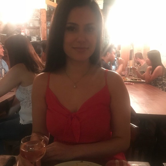 Profile Picture of Mavani M (@pmavaneh1) on Poshmark