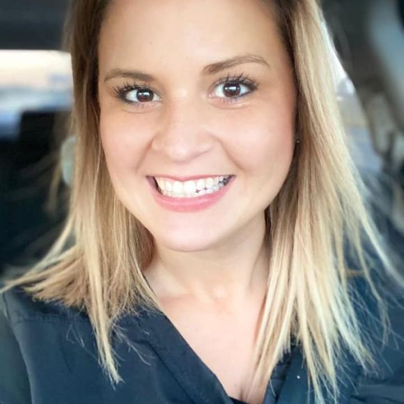 Profile Picture of Amanda Ray baldwin (@amandarbaldwin) on Poshmark