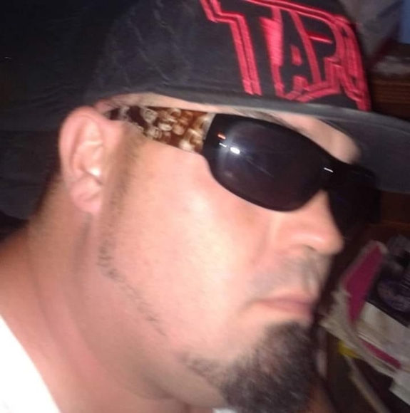 Profile Picture of Dwight Ares (@dwightares) on Poshmark