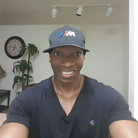 Profile Picture of Jarvie Wallace (@jventa20) on Poshmark