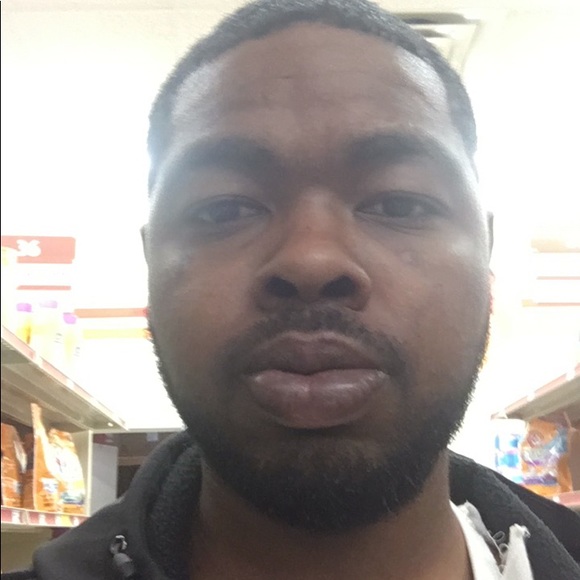 Profile Picture of Michael Profit (@michaelprofit93) on Poshmark