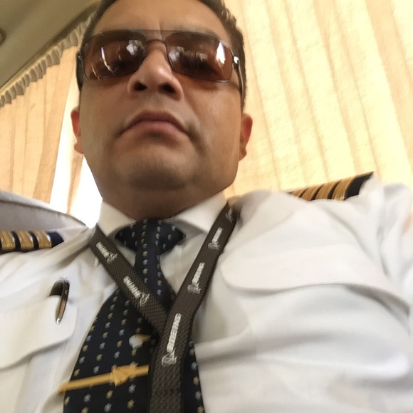 Profile Picture of Cristian Saenz (@csaenz76) on Poshmark