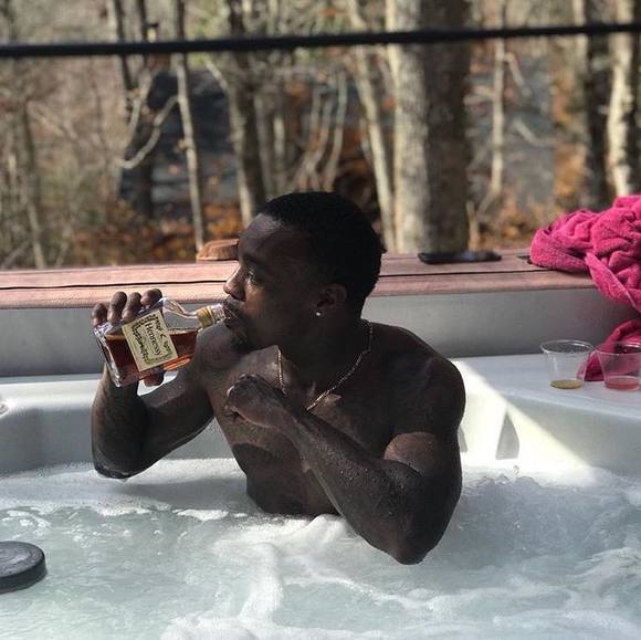 Profile Picture of Rozay Afool (@rozay_afool) on Poshmark