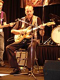Profile Picture of Nokie Edwards - Wikipediaon Wikipedia