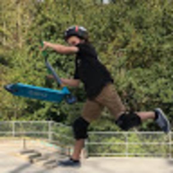 Profile Picture of Tristan Lowe (@tristanlowe57) on Poshmark