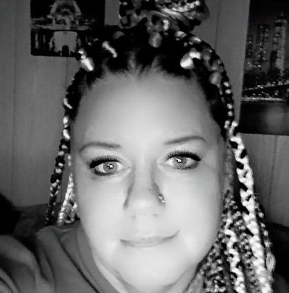 Profile Picture of Stacie r. Blake (@stacieraeblake) on Poshmark