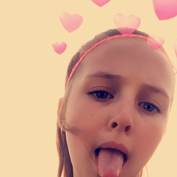Profile Picture of Julia Mattox (@julia_cute123) on Poshmark