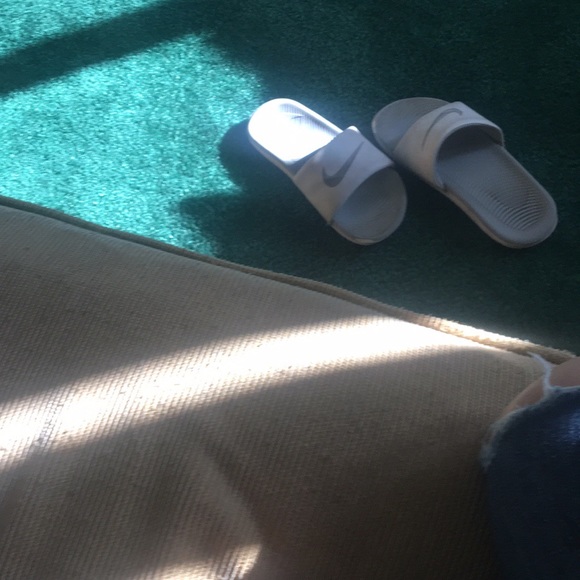 Profile Picture of Munoz Ramize (@bbbetsym) on Poshmark