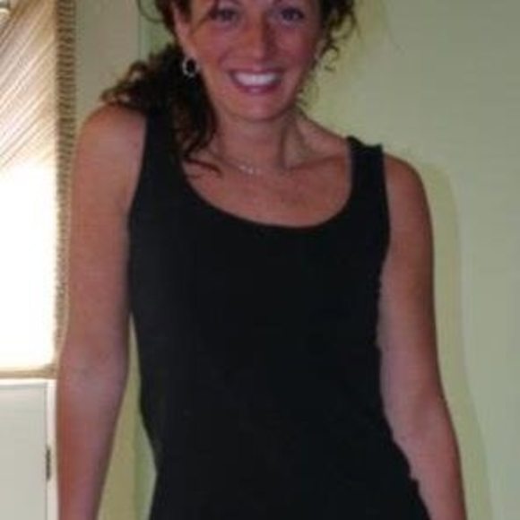 Profile Picture of Dawn Digiacomo (@dawndigiacom624) on Poshmark