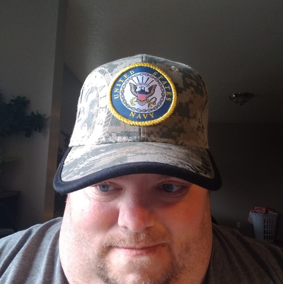 Profile Picture of Joseph Beardslee (@beardsleejoe941) on Poshmark