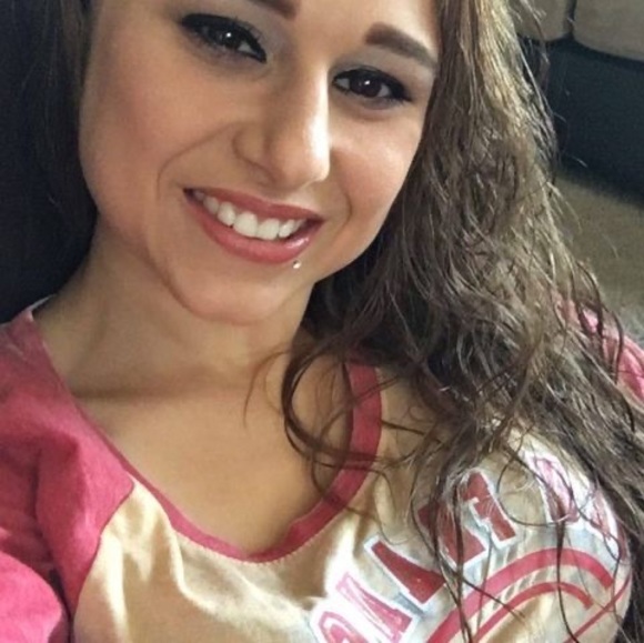 Profile Picture of Ashley Mcnay (@ashley_mcnay599) on Poshmark