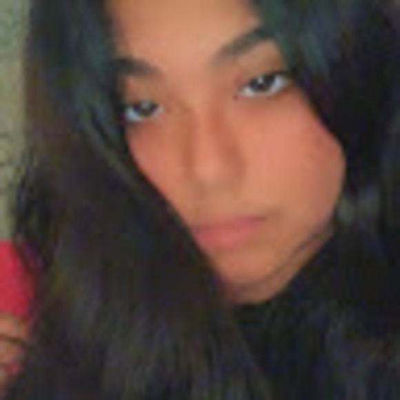 Profile Picture of Gianella Aguilar-valdivia (@gianellaaguilar) on Poshmark