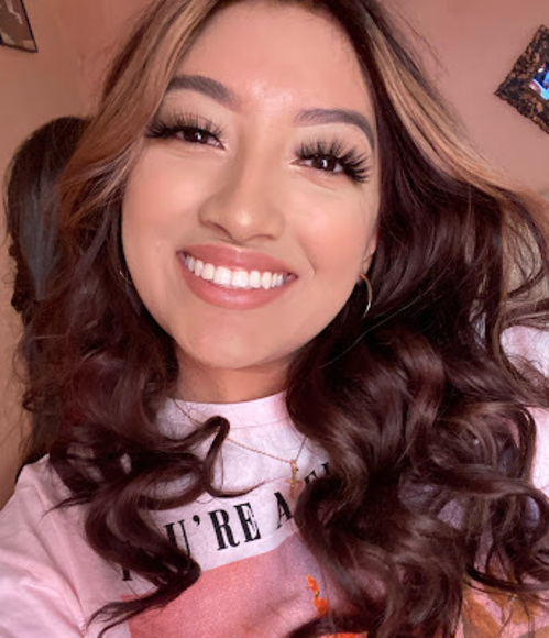 Profile Picture of Reyna Alvarado (@reynaalove98) on Poshmark