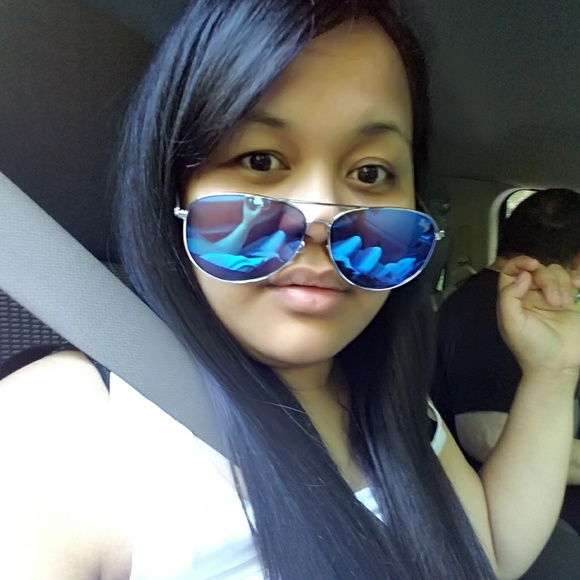 Profile Picture of Lorena Brayton (@adagirl1985) on Poshmark