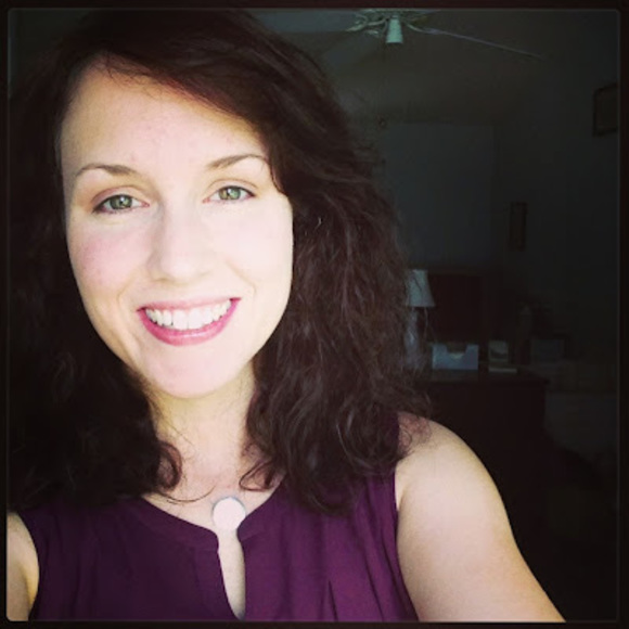 Profile Picture of Amanda Chambers (@ameofcourse) on Poshmark