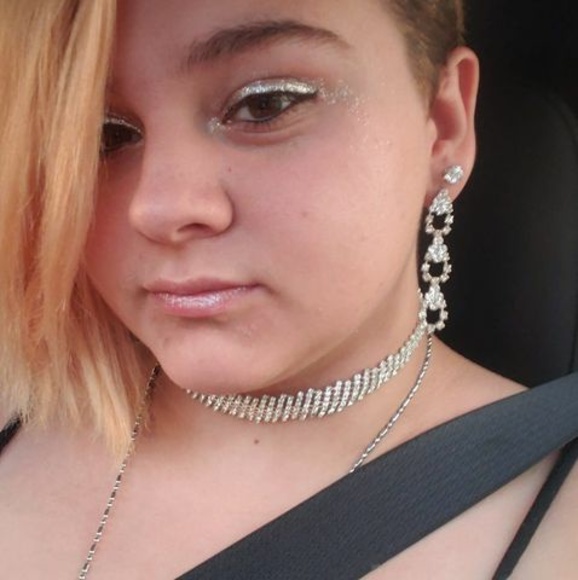 Profile Picture of Hannah Murray (@hannahmurray180) on Poshmark