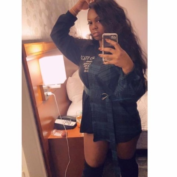 Profile Picture of Ariel Coleman (@adc15) on Poshmark