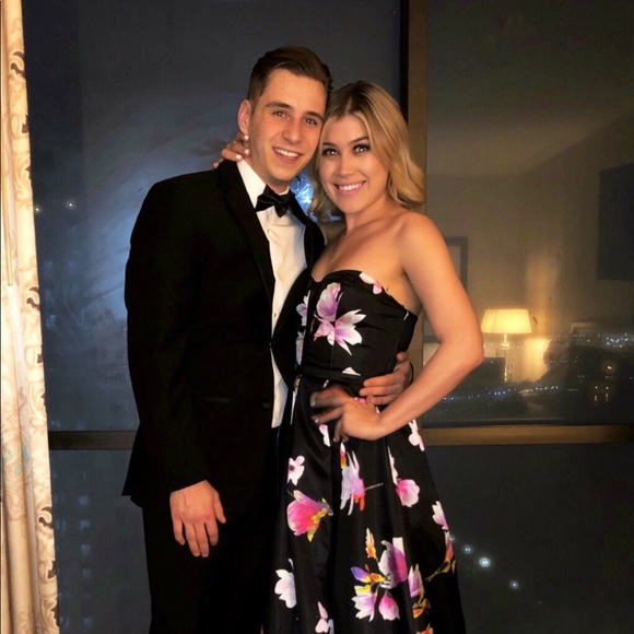 Profile Picture of Andrew Erickson (@andrewerickson2) on Poshmark