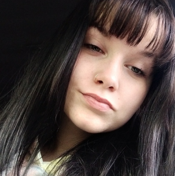 Profile Picture of Jonelle Moore (@jonelle_333) on Poshmark
