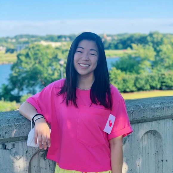 Profile Picture of Julia Xiong (@eggcuber) on Poshmark