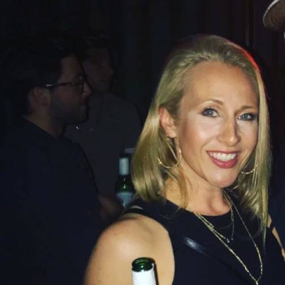 Profile Picture of Karen Holender (@karenholender) on Poshmark