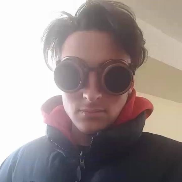 Profile Picture of Liam King (@liamking713) on Poshmark