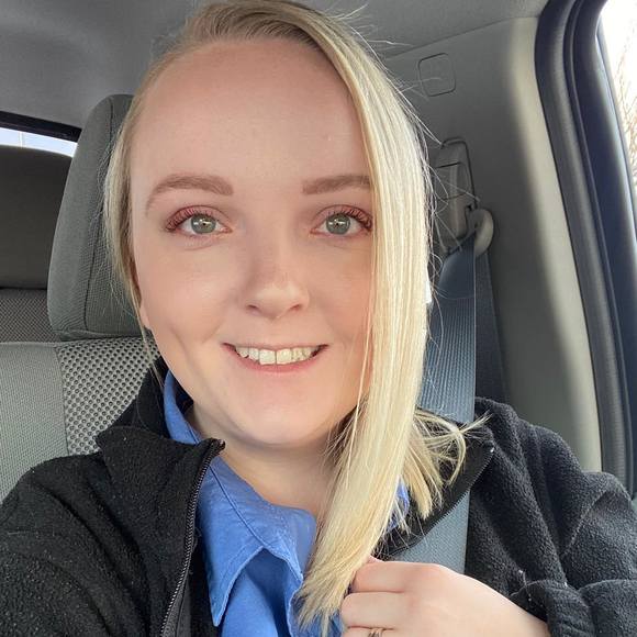 Profile Picture of Cj Wright (@momofthreebouti) on Poshmark