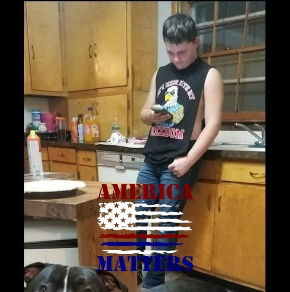 Profile Picture of Kyle Hardin (@000000332) on Poshmark