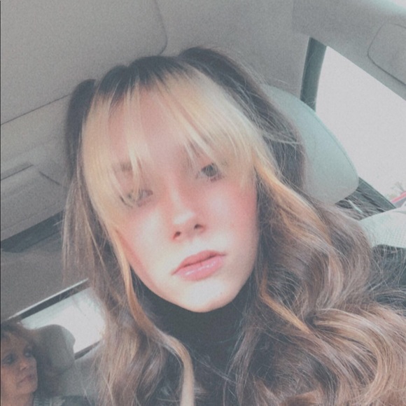 Profile Picture of Makenzie Buscher (@makenzieb10) on Poshmark