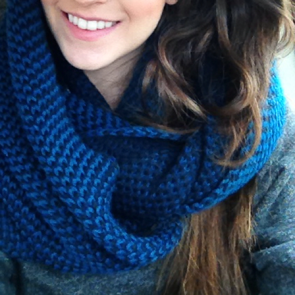 Profile Picture of Brittney Steele (@bsteele1028) on Poshmark