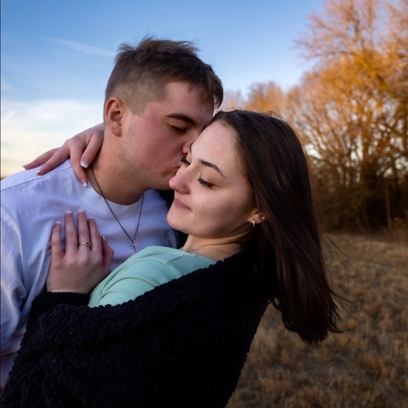 Profile Picture of Avery Dillon (@averydillon2) on Poshmark