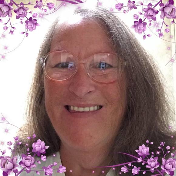 Profile Picture of Nancy Hale (@racinggranny3) on Poshmark