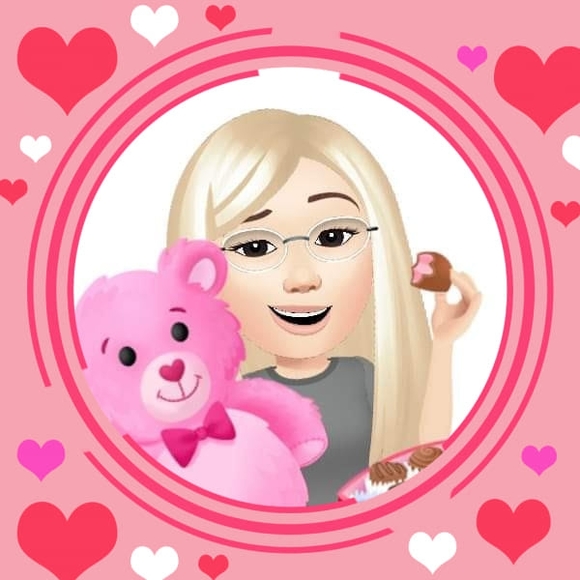 Profile Picture of Kimberly Hartsock (@kimmybeth77) on Poshmark