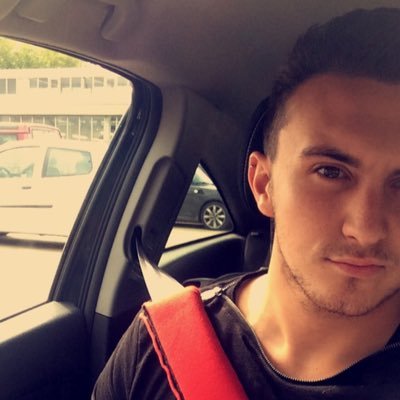 Profile Picture of Peak-a-boo (@benjamin113) on Twitter