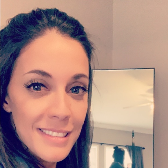 Profile Picture of Loredana Pampinella (@dana2161) on Poshmark