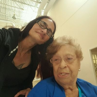 Profile Picture of Yolanda Wiggins (@vampmom39) on Twitter