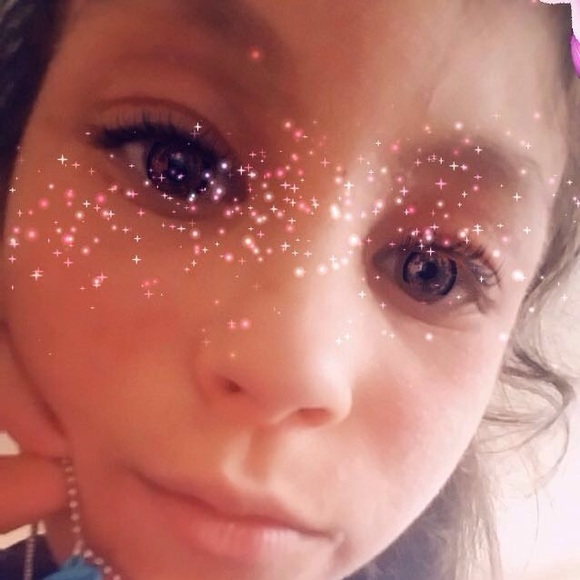 Profile Picture of Jasmine Toste (@jazzy_happygirl) on Poshmark