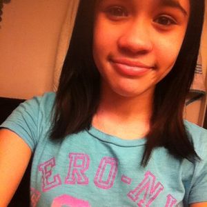 Profile Picture of Carolaine (@carolaine_nicole) on Myspace