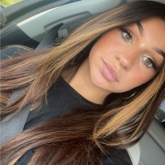 Profile Picture of Hailey Krips (@haileycakes101) on Poshmark