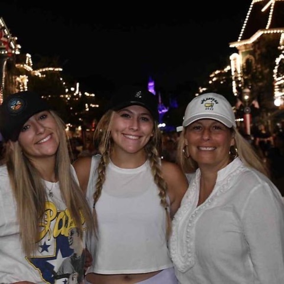 Profile Picture of Nancy Cuellar-garcia (@nancycuellar210) on Poshmark