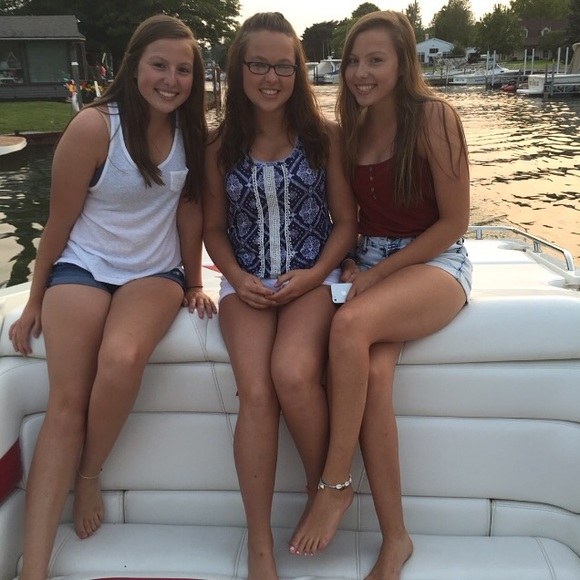 Profile Picture of Delaney Manning (@manning_delaney) on Poshmark