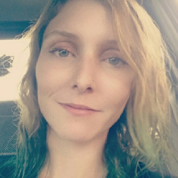 Profile Picture of Tamara Burgos (@howe0013) on Poshmark