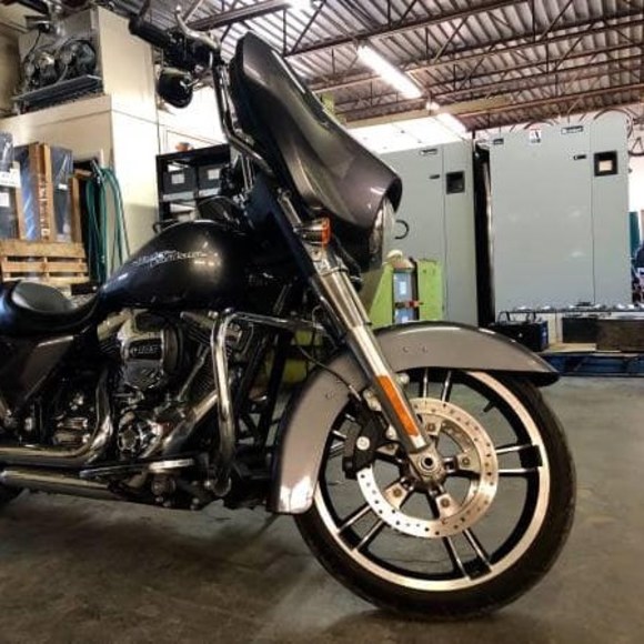 Profile Picture of Josh Burks (@joshburks650) on Poshmark