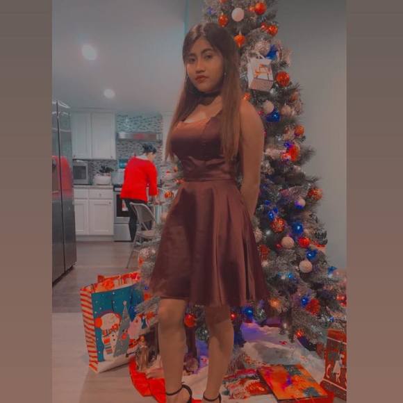 Profile Picture of Itzel oliva Liborio cisneros (@itzel_barbi) on Poshmark
